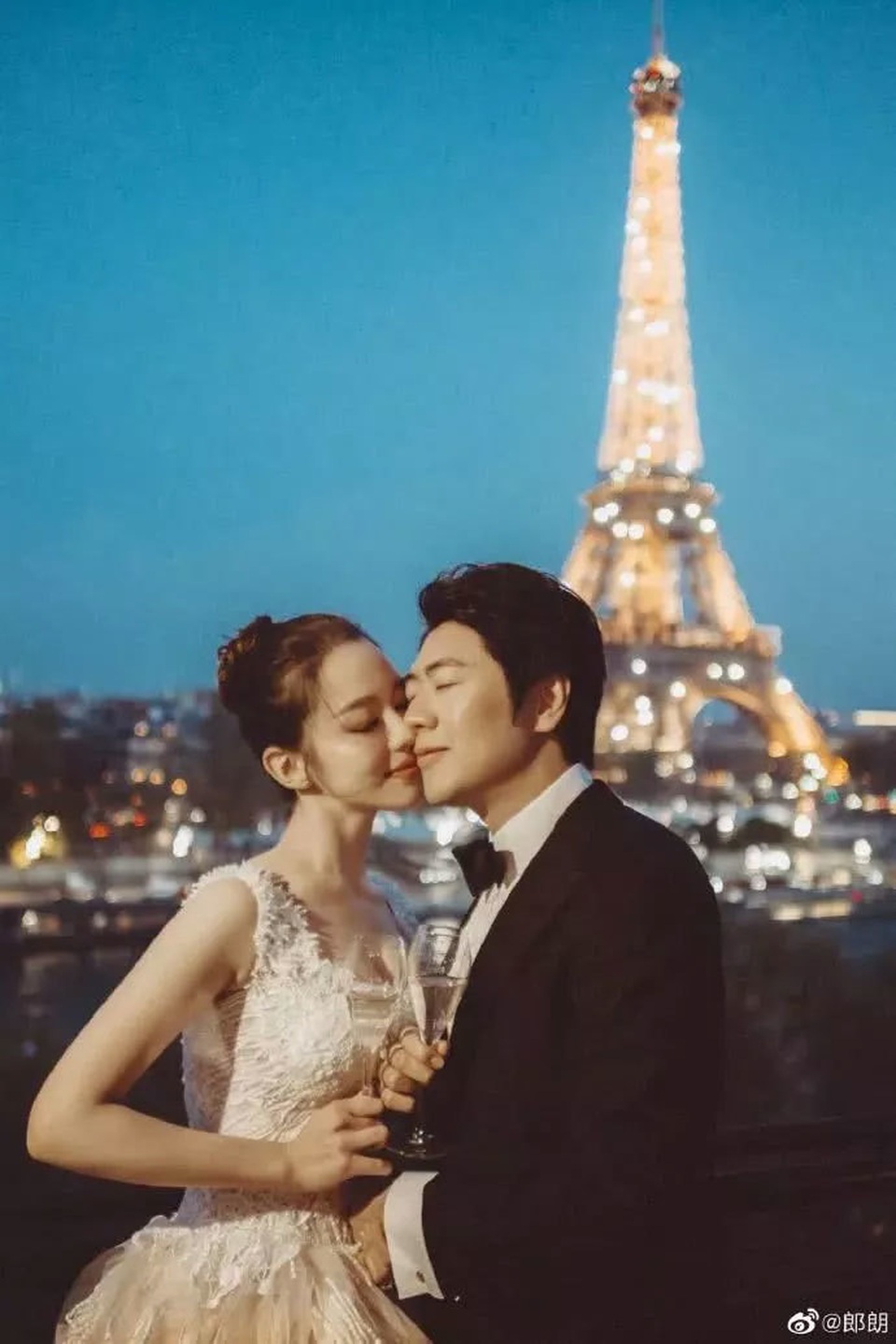 Nhan sắc cực phẩm của vợ “thiên tài piano” Trung Quốc - 2 Nhan sắc cực phẩm của vợ “thiên tài piano” Trung Quốc - 2