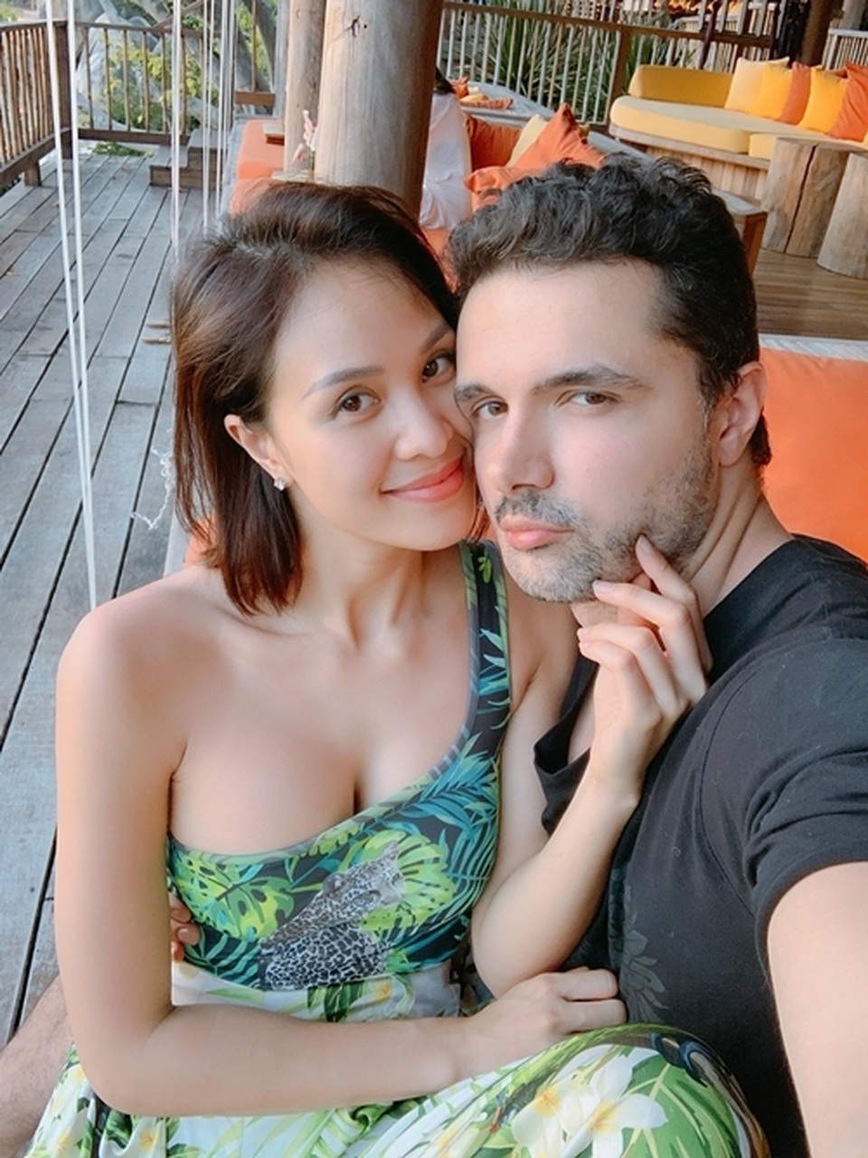 Siêu mẫu - MC nóng bỏng nhất nhì showbiz Việt chuẩn bị lên xe hoa cùng trai Tây - 2 Siêu mẫu - MC nóng bỏng nhất nhì showbiz Việt chuẩn bị lên xe hoa cùng trai Tây - 2