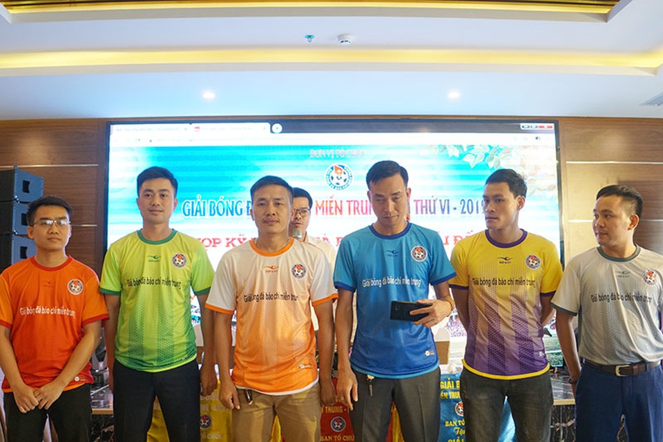 Hà Tĩnh đăng cai tổ chức Giải bóng đá Báo chí miền Trung lần thứ VI - 2019 - 4 Hà Tĩnh đăng cai tổ chức Giải bóng đá Báo chí miền Trung lần thứ VI - 2019 - 4