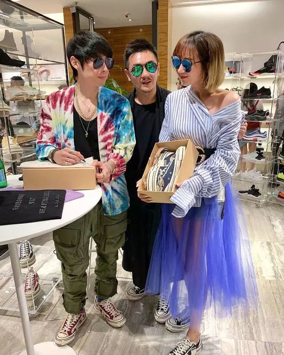 “Đoàn Dự” Trần Hạo Dân phẫu thuật thẩm mỹ níu giữ tuổi xuân - 9 “Đoàn Dự” Trần Hạo Dân phẫu thuật thẩm mỹ níu giữ tuổi xuân - 9