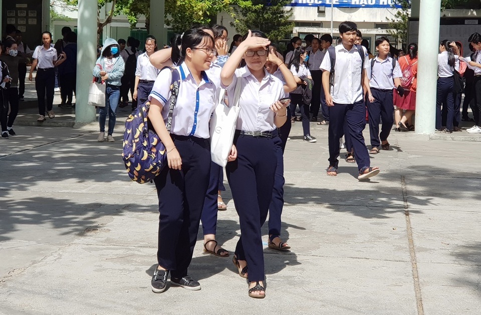 Khánh Hòa: Thí sinh dự thi vào lớp 10 không chuyên kết thúc kỳ thi - 2 Khánh Hòa: Thí sinh dự thi vào lớp 10 không chuyên kết thúc kỳ thi - 2