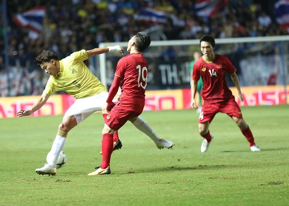 Thái Lan 0-1 Việt Nam: Bàn thắng phút bù giờ của Anh Đức - 18 Thái Lan 0-1 Việt Nam: Bàn thắng phút bù giờ của Anh Đức - 18
