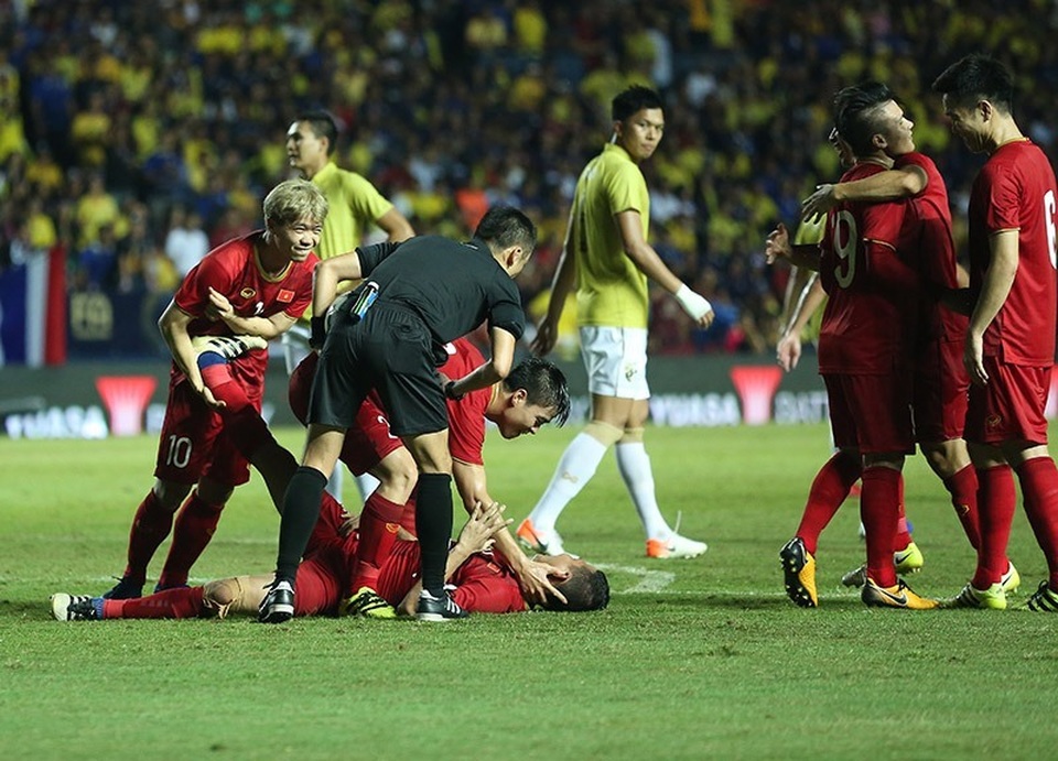 Thái Lan 0-1 Việt Nam: Bàn thắng phút bù giờ của Anh Đức - 4 Thái Lan 0-1 Việt Nam: Bàn thắng phút bù giờ của Anh Đức - 4