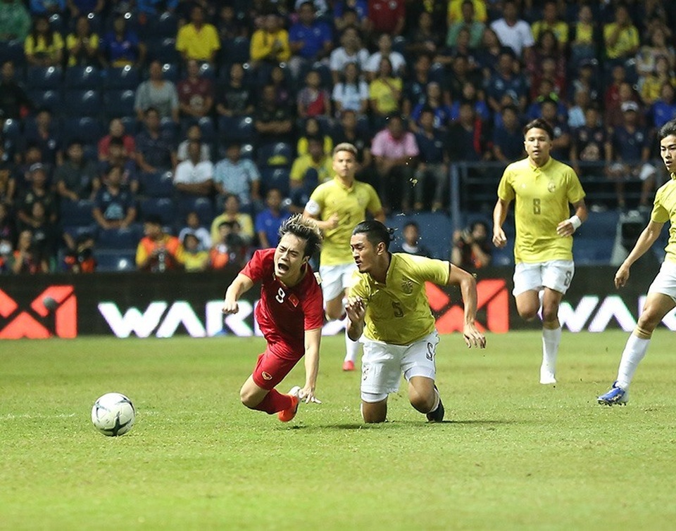 Thái Lan 0-1 Việt Nam: Bàn thắng phút bù giờ của Anh Đức - 17 Thái Lan 0-1 Việt Nam: Bàn thắng phút bù giờ của Anh Đức - 17