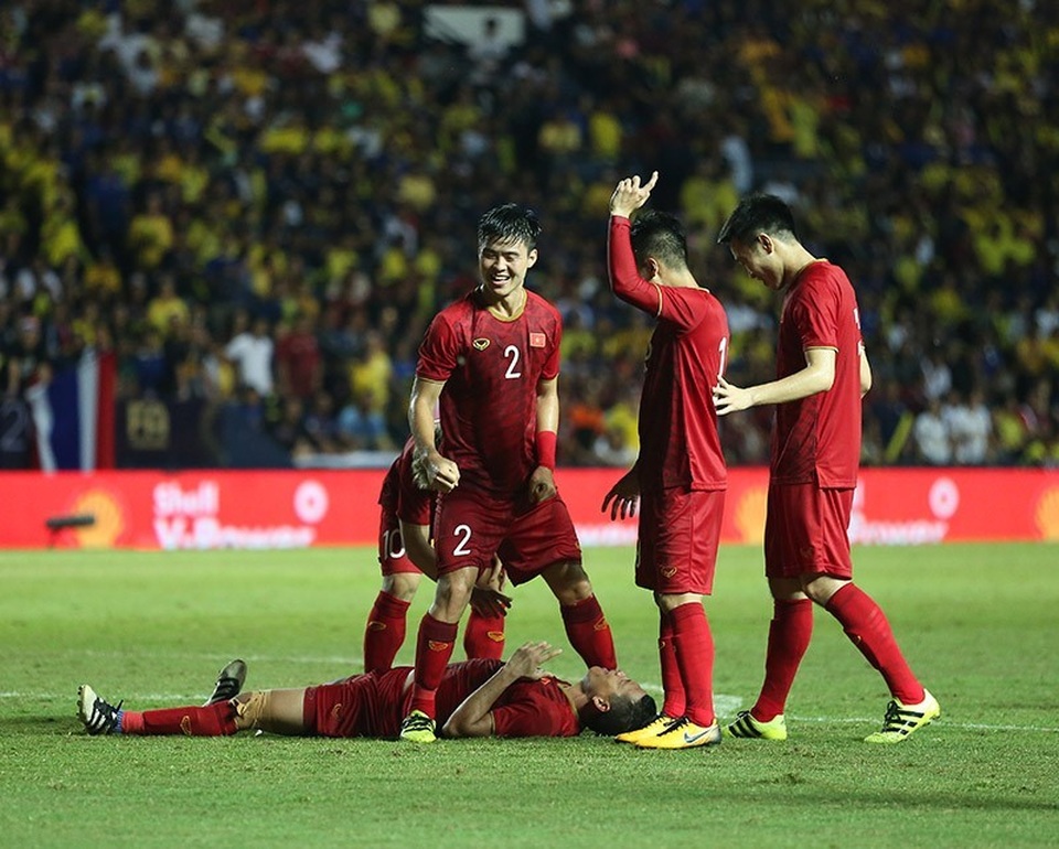 Thái Lan 0-1 Việt Nam: Bàn thắng phút bù giờ của Anh Đức - 3 Thái Lan 0-1 Việt Nam: Bàn thắng phút bù giờ của Anh Đức - 3