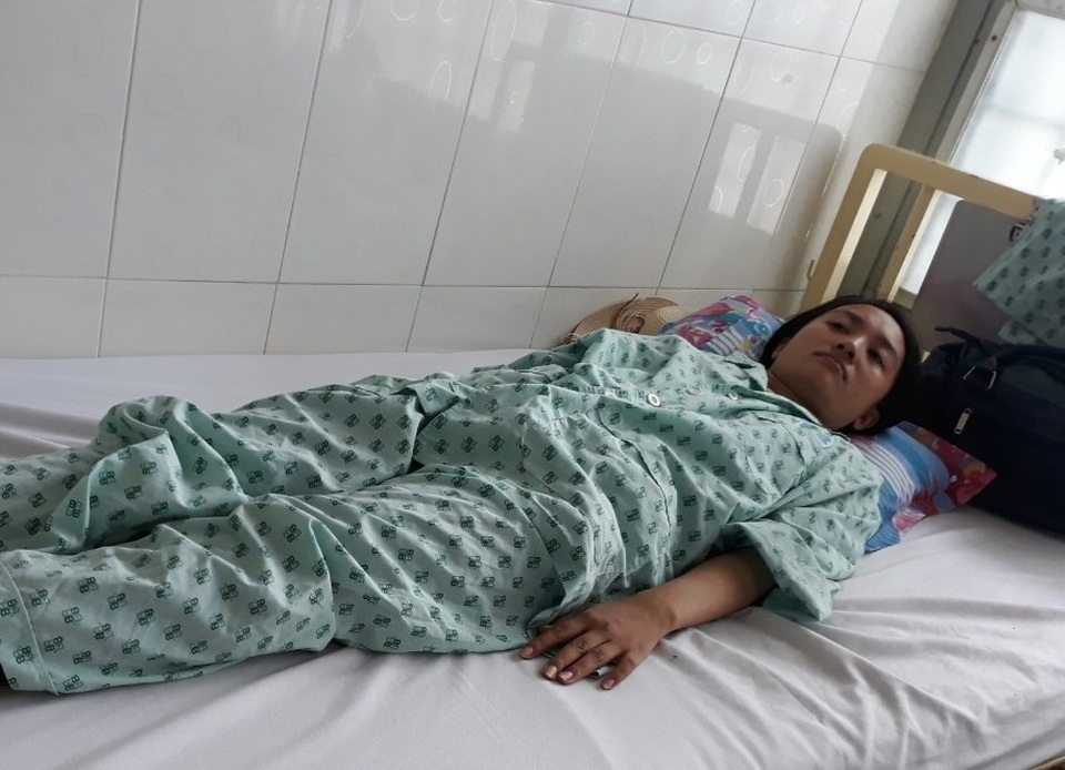 Xót xa số phận nghiệt ngã của cô gái bỏ cả tuổi thanh xuân nuôi mẹ già và 2 em tâm thần - 5 Xót xa số phận nghiệt ngã của cô gái bỏ cả tuổi thanh xuân nuôi mẹ già và 2 em tâm thần - 5