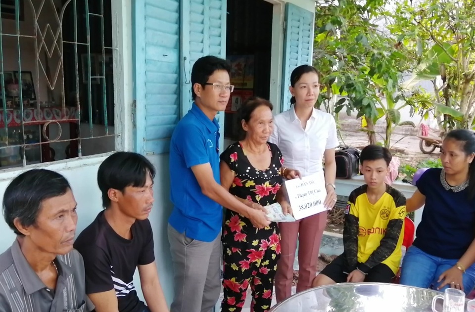 Bạn đọc giúp đỡ gia đình bà Phạm Thị Của hơn 38 triệu đồng - 2 Bạn đọc giúp đỡ gia đình bà Phạm Thị Của hơn 38 triệu đồng - 2