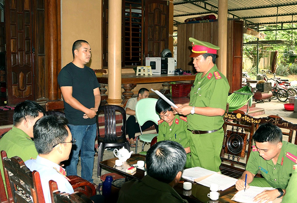 Bắt giam giám đốc doanh nghiệp chiếm đoạt tiền dự án - 1 Bắt giam giám đốc doanh nghiệp chiếm đoạt tiền dự án - 1