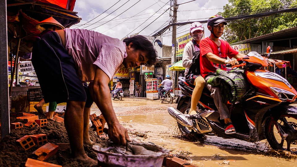 Dân công Hỏa tuyến - con đường đau khổ tại TP.HCM! - 5 Dân công Hỏa tuyến - con đường đau khổ tại TP.HCM! - 5