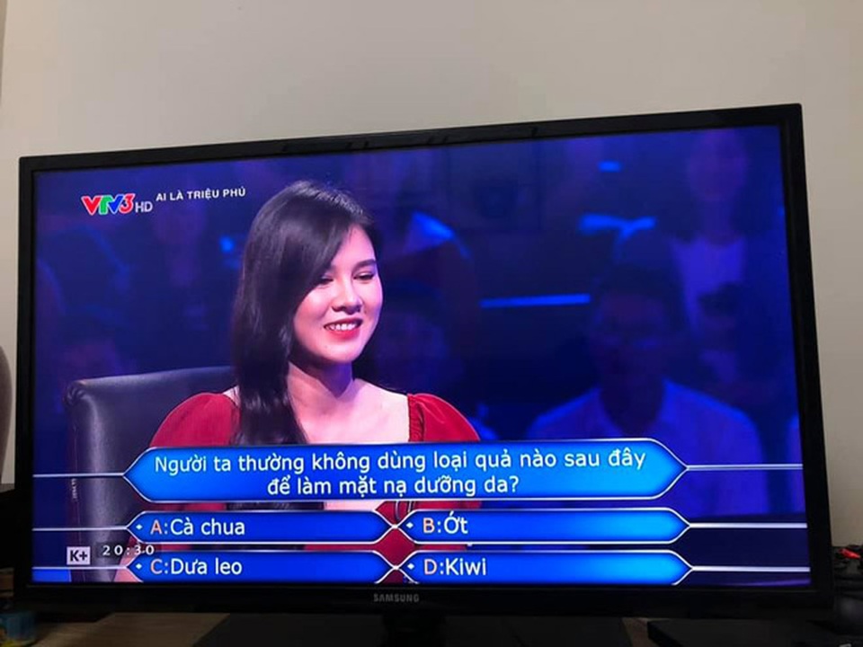 Nữ MC Việt từng lên báo Hàn Quốc xuất hiện xinh đẹp trong Ai là triệu phú - 1 Nữ MC Việt từng lên báo Hàn Quốc xuất hiện xinh đẹp trong Ai là triệu phú - 1