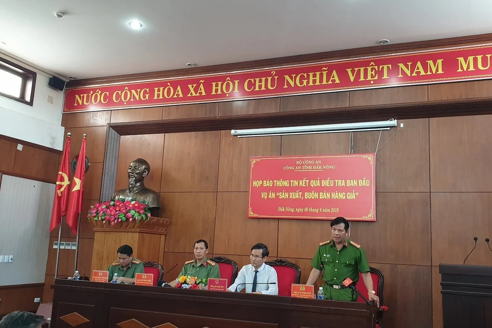 Vụ triệt phá đường dây xăng giả “khủng”: Thanh tra không phát hiện xăng giả - 3 Vụ triệt phá đường dây xăng giả “khủng”: Thanh tra không phát hiện xăng giả - 3