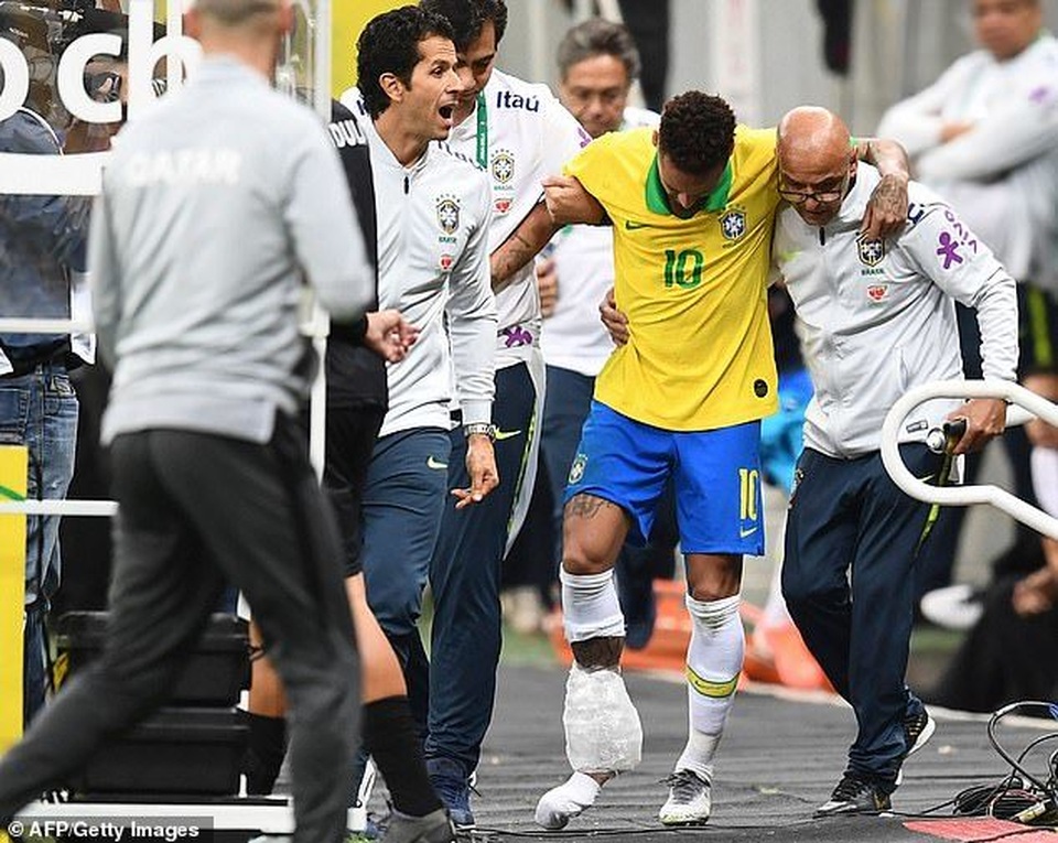 Neymar bật khóc sau khi lỡ hẹn với Copa America 2019 - 4 Neymar bật khóc sau khi lỡ hẹn với Copa America 2019 - 4