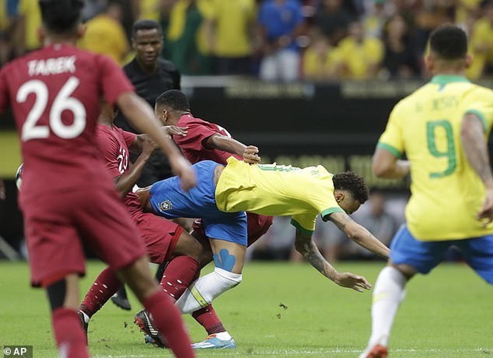 Neymar bật khóc sau khi lỡ hẹn với Copa America 2019 - 2 Neymar bật khóc sau khi lỡ hẹn với Copa America 2019 - 2