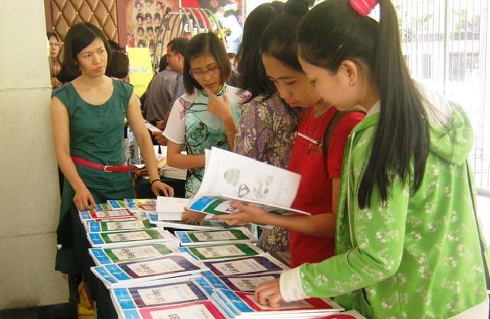 Phó Thủ tướng Vũ Đức Đam: Lên án việc lợi dụng tâm linh, tôn giáo, tín ngưỡng để trục lợi - 2 Phó Thủ tướng Vũ Đức Đam: Lên án việc lợi dụng tâm linh, tôn giáo, tín ngưỡng để trục lợi - 2