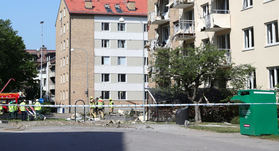 Khu chung cư Thụy Điển như “bãi chiến trường” sau vụ nổ rung chuyển - 1 Khu chung cư Thụy Điển như “bãi chiến trường” sau vụ nổ rung chuyển - 1