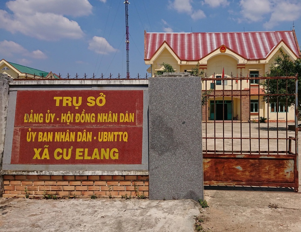 Khởi tố chủ tịch xã thiếu trách nhiệm gây hậu quả nghiêm trọng - 1 Khởi tố chủ tịch xã thiếu trách nhiệm gây hậu quả nghiêm trọng - 1