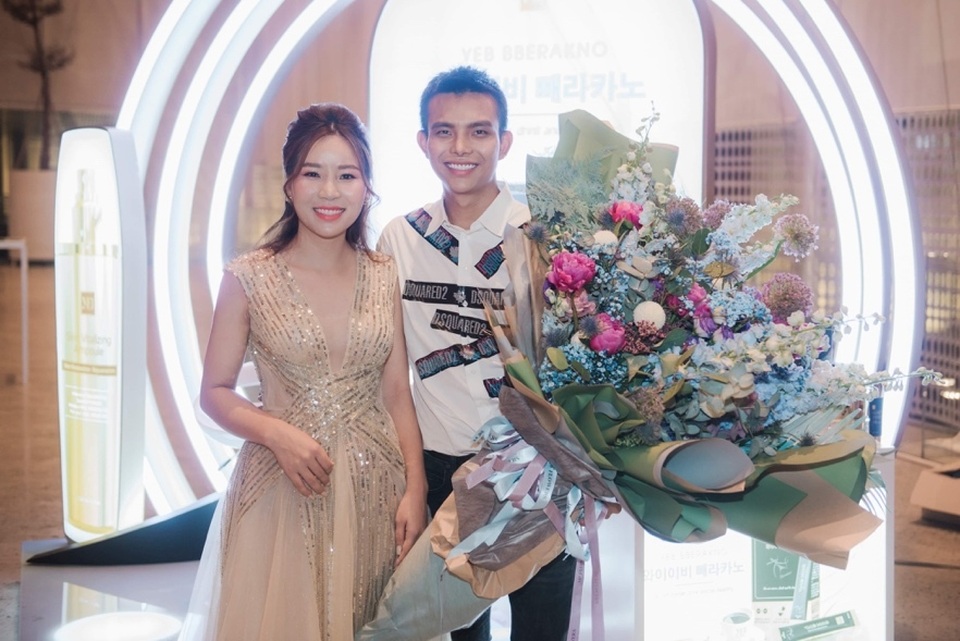 CEO Hải Yến đại diện YEB rạng rỡ dự show thời trang ‘Ocean’s Sensation’ mang dấu ấn phong cách của Đỗ Long - 6 CEO Hải Yến đại diện YEB rạng rỡ dự show thời trang ‘Ocean’s Sensation’ mang dấu ấn phong cách của Đỗ Long - 6