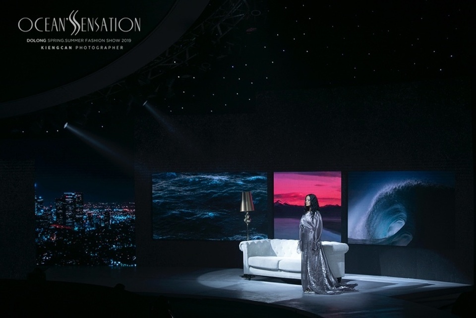 BST ‘Ocean’S Sensation’ của NTK Đỗ Long ‘bùng nổ’ tại White Palace - 3 BST ‘Ocean’S Sensation’ của NTK Đỗ Long ‘bùng nổ’ tại White Palace - 3