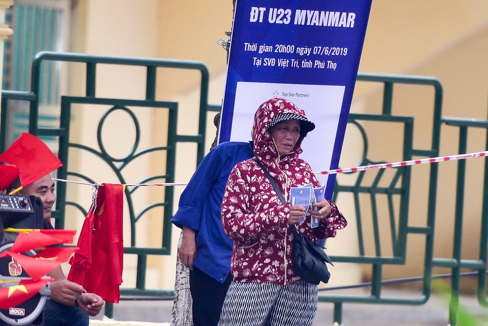 Trước trận U23 Việt Nam - Myanmar: Cò vé hét giá “khủng” - 3 Trước trận U23 Việt Nam - Myanmar: Cò vé hét giá “khủng” - 3
