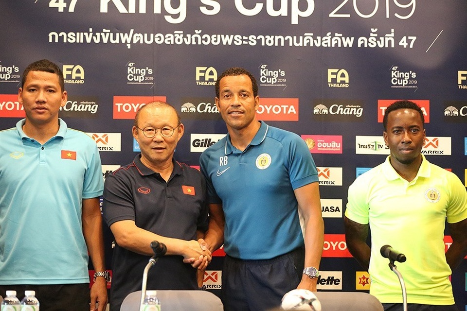 HLV Park Hang Seo: “Chúng tôi đã thắng trận chung kết với Thái Lan rồi” - 2 HLV Park Hang Seo: “Chúng tôi đã thắng trận chung kết với Thái Lan rồi” - 2