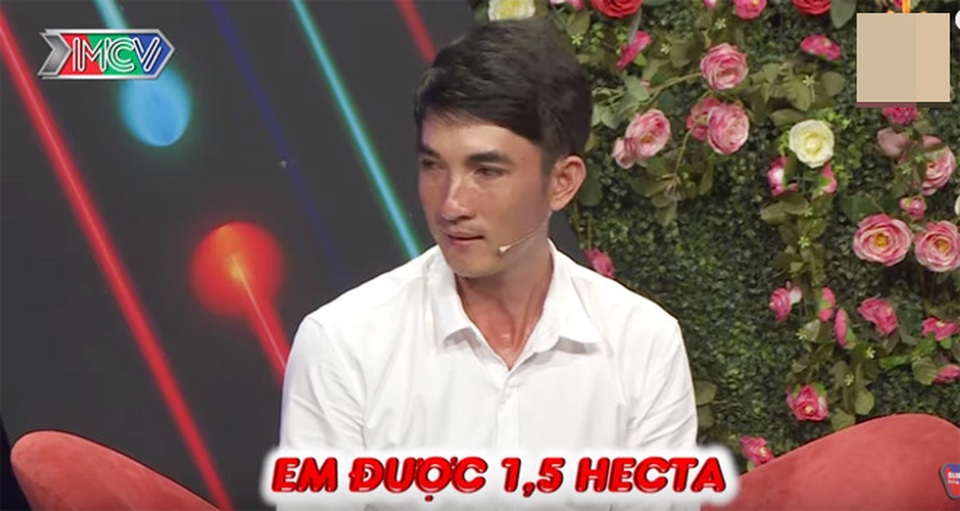 “Đại gia đất” thoát ế nhờ màn tặng đất trong show hẹn hò - 1 “Đại gia đất” thoát ế nhờ màn tặng đất trong show hẹn hò - 1