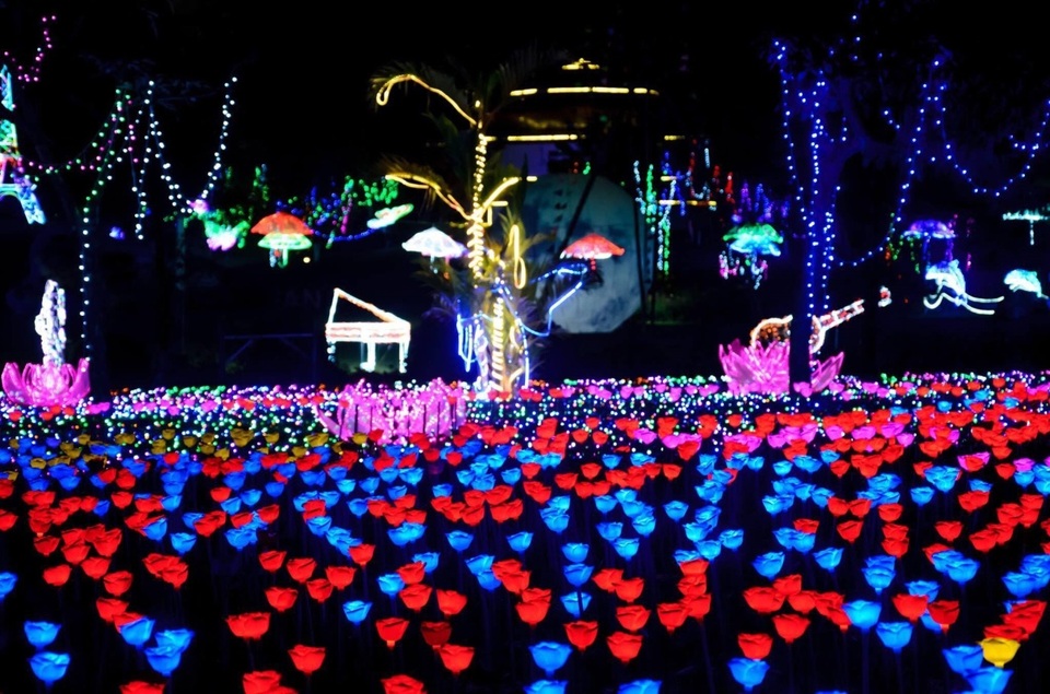 Đón hè rực rỡ với đại tiệc ánh sáng đầu tiên tại xứ biển Quy Nhơn - 2 Đón hè rực rỡ với đại tiệc ánh sáng đầu tiên tại xứ biển Quy Nhơn - 2