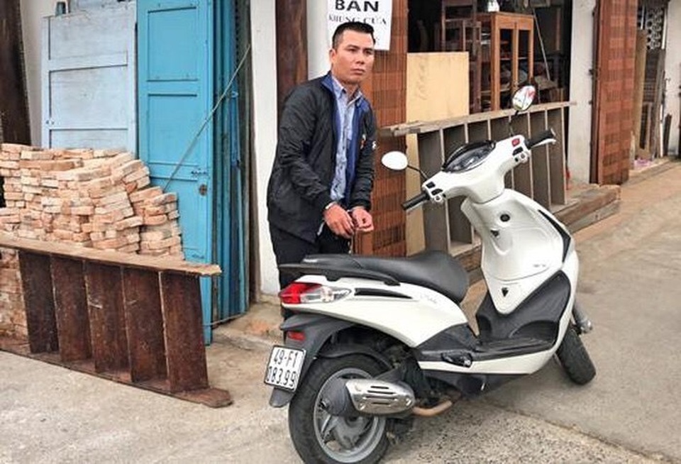Đưa vợ con đi Đà Lạt du lịch, tiện tay trộm túi xách - 1 Đưa vợ con đi Đà Lạt du lịch, tiện tay trộm túi xách - 1