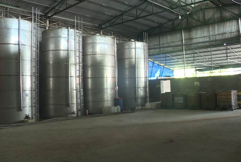 Bắt 28 đối tượng trong đường dây kinh doanh xăng giả của đại gia Trịnh Sướng - 2 Bắt 28 đối tượng trong đường dây kinh doanh xăng giả của đại gia Trịnh Sướng - 2