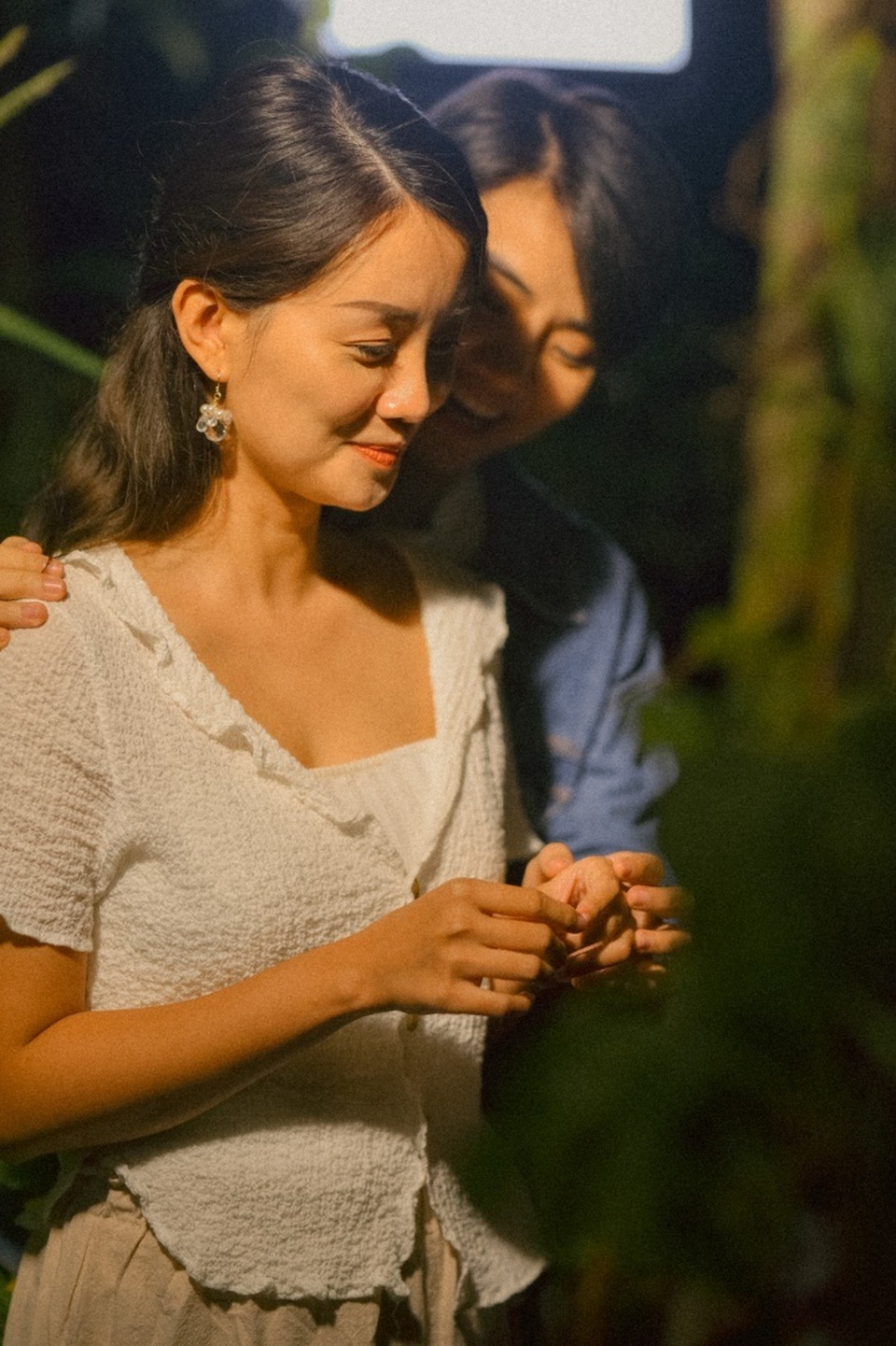 Phủ nhận yêu đồng giới, BTV Quỳnh Chi và “tình tin đồn” bất ngờ nói về “cảnh nóng” - 3 Phủ nhận yêu đồng giới, BTV Quỳnh Chi và “tình tin đồn” bất ngờ nói về “cảnh nóng” - 3
