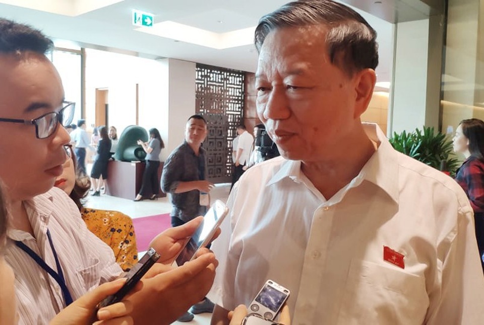 Bộ trưởng Công an Tô Lâm nói về đường dây xăng giả 3.000 tỷ đồng - 1 Bộ trưởng Công an Tô Lâm nói về đường dây xăng giả 3.000 tỷ đồng - 1