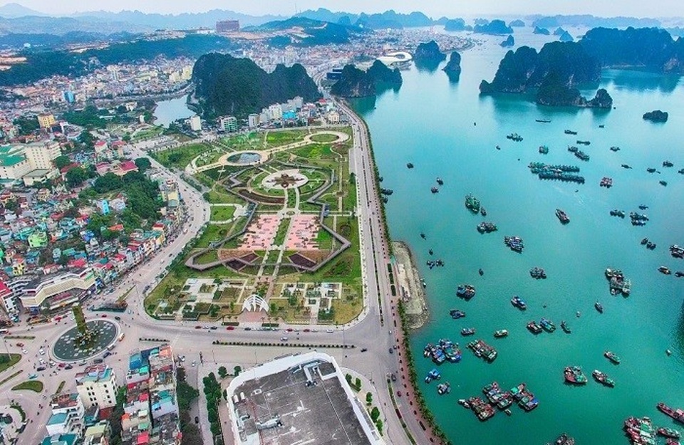 Rót vài nghìn tỷ xây dựng loạt đường sá, sân bay trực thăng… ở Vân Đồn - 1 Rót vài nghìn tỷ xây dựng loạt đường sá, sân bay trực thăng… ở Vân Đồn - 1