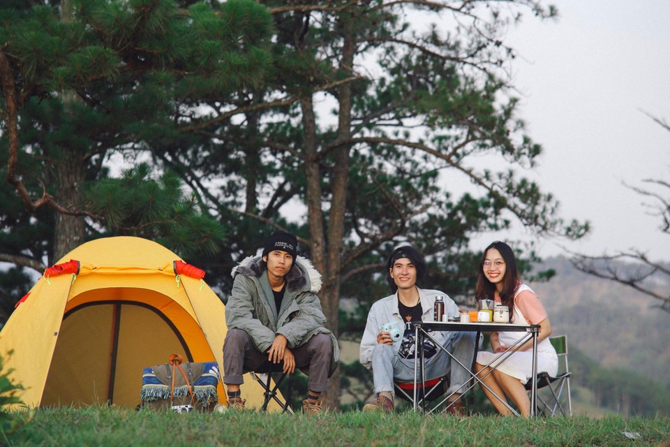 Đến Đà Lạt thử trải nghiệm cắm trại, săn mây “đẹp quên lối về” - 2 Đến Đà Lạt thử trải nghiệm cắm trại, săn mây “đẹp quên lối về” - 2