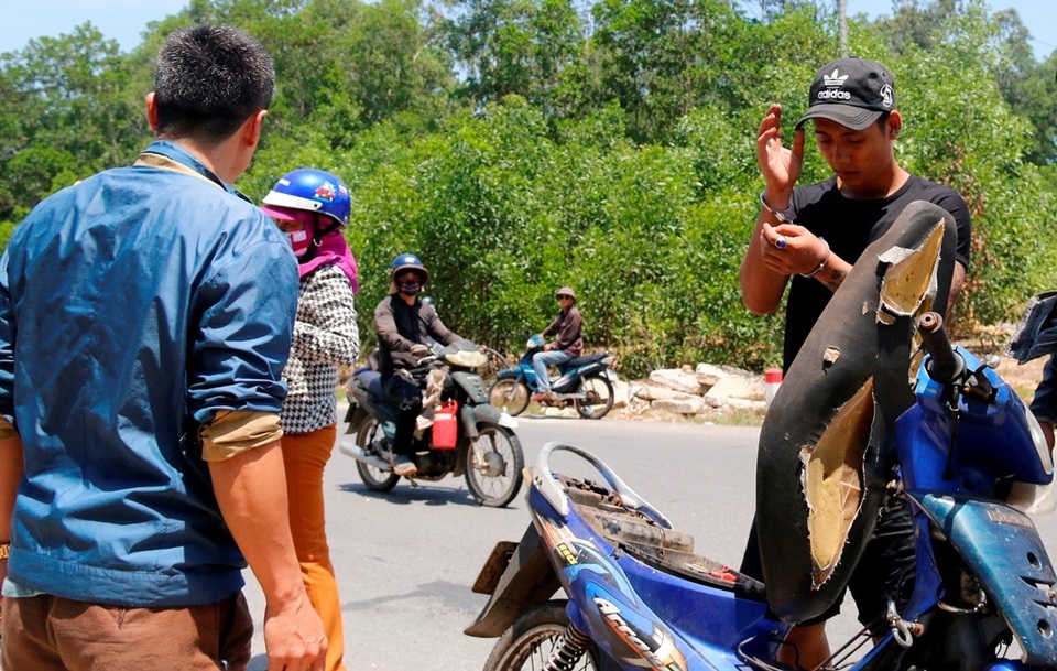 Kẻ cướp kéo lê người buôn ve chai đã từng cướp tiền uống cà phê - 1 Kẻ cướp kéo lê người buôn ve chai đã từng cướp tiền uống cà phê - 1