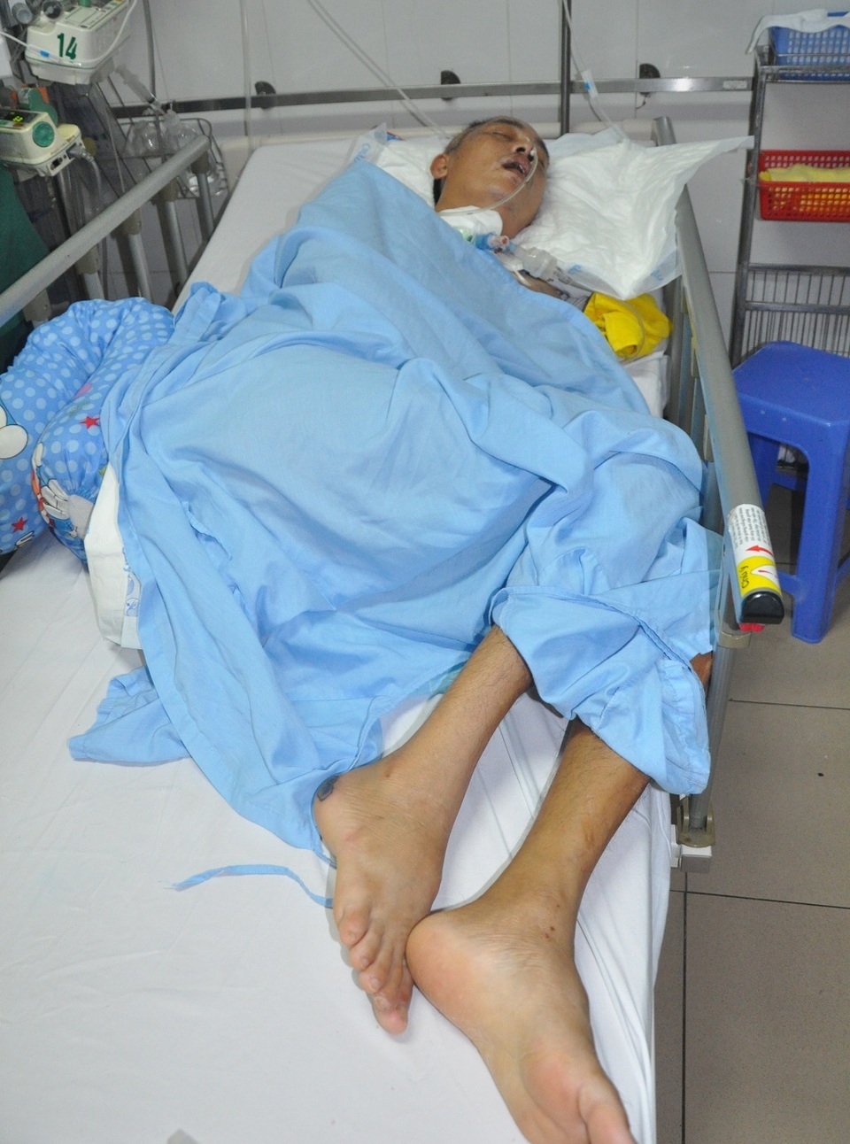 Hoàn cảnh éo le của người đàn ông lao ô tô vào núi - 4 Hoàn cảnh éo le của người đàn ông lao ô tô vào núi - 4