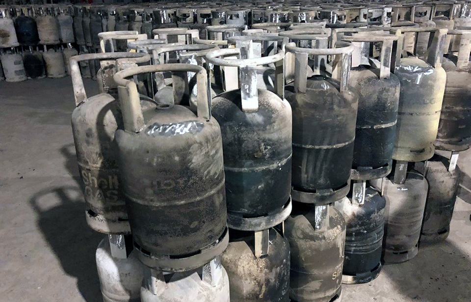 Phát hiện hàng nghìn bình gas bị cắt tai, mài vỏ, “lột xác” - 4 Phát hiện hàng nghìn bình gas bị cắt tai, mài vỏ, “lột xác” - 4