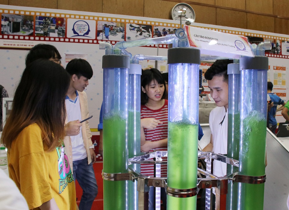 Ấn tượng “máy tảo” lọc khí trong nhà của 5 chàng SV Bách khoa - 2 Ấn tượng “máy tảo” lọc khí trong nhà của 5 chàng SV Bách khoa - 2
