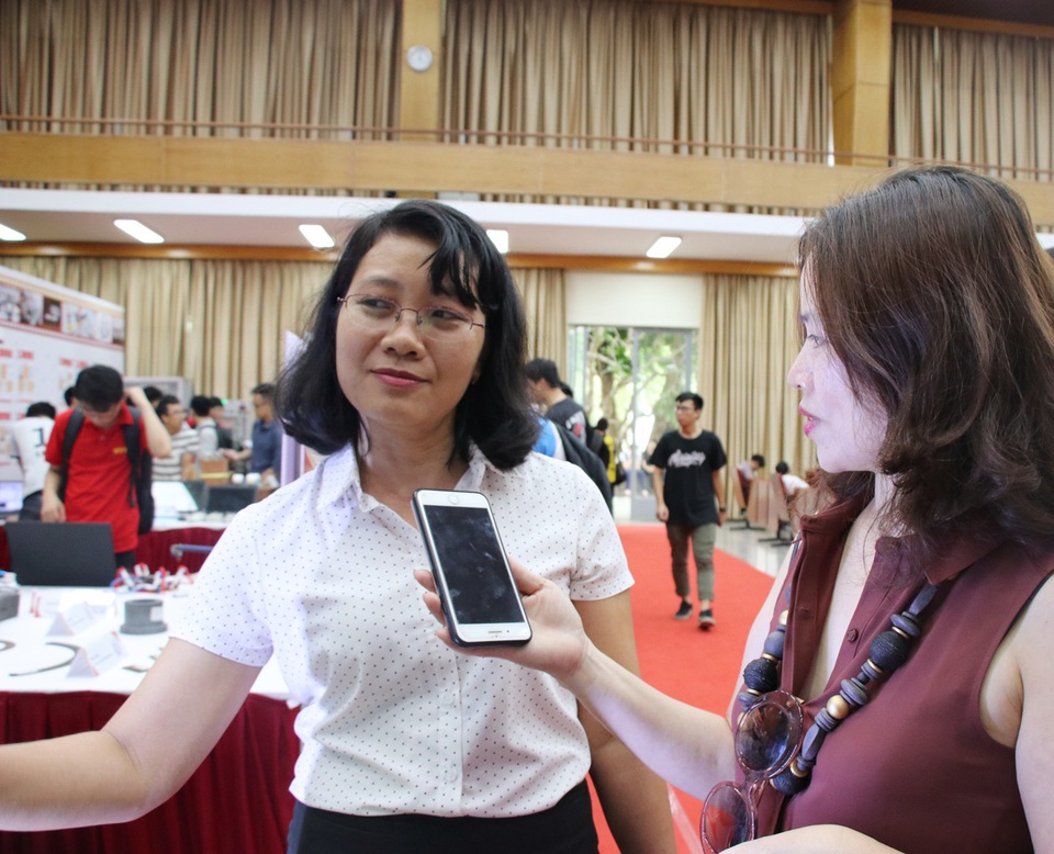 Ấn tượng “máy tảo” lọc khí trong nhà của 5 chàng SV Bách khoa - 3 Ấn tượng “máy tảo” lọc khí trong nhà của 5 chàng SV Bách khoa - 3