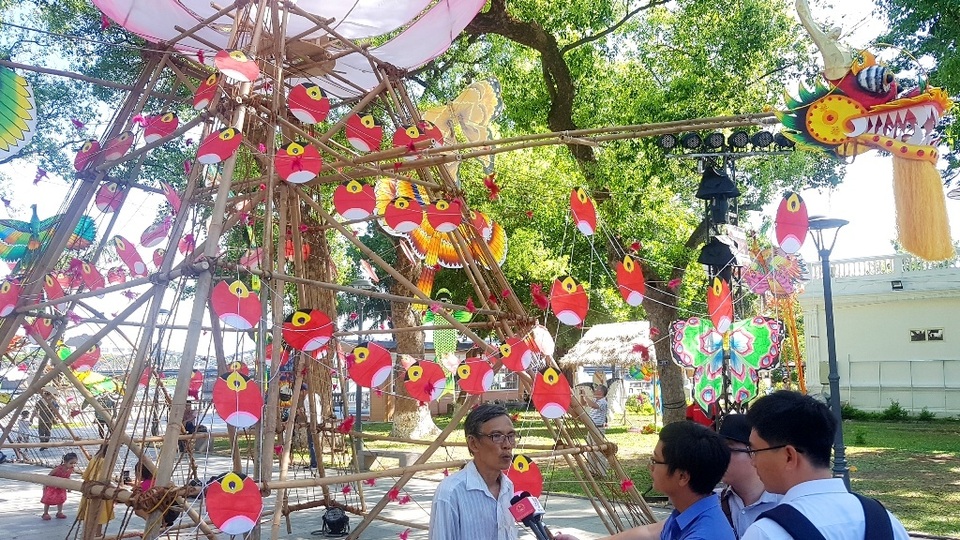 Nhiều sắc màu vui tươi tại lễ hội diều Huế 2019 - 11 Nhiều sắc màu vui tươi tại lễ hội diều Huế 2019 - 11