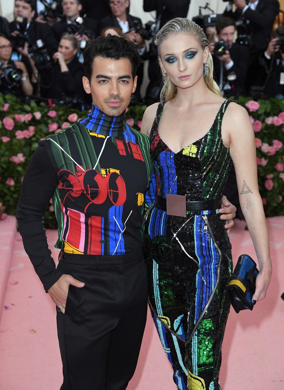 Mặc “đồ đôi” khó đẹp, ngay cả với các ngôi sao - 9