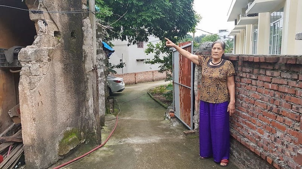 UBND tỉnh Quảng Ninh tiếp tục yêu cầu TP Hạ Long giải quyết đơn thư công dân! - 1 UBND tỉnh Quảng Ninh tiếp tục yêu cầu TP Hạ Long giải quyết đơn thư công dân! - 1