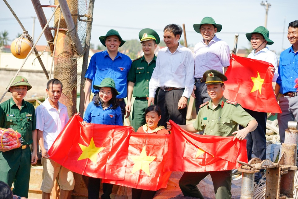 Nghệ An: Nhiều chiến dịch Thanh niên tình nguyện hè đầy ý nghĩa - 3 Nghệ An: Nhiều chiến dịch Thanh niên tình nguyện hè đầy ý nghĩa - 3