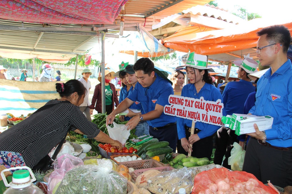 Nghệ An: Nhiều chiến dịch Thanh niên tình nguyện hè đầy ý nghĩa - 2 Nghệ An: Nhiều chiến dịch Thanh niên tình nguyện hè đầy ý nghĩa - 2