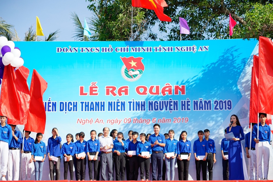 Nghệ An: Nhiều chiến dịch Thanh niên tình nguyện hè đầy ý nghĩa - 4 Nghệ An: Nhiều chiến dịch Thanh niên tình nguyện hè đầy ý nghĩa - 4
