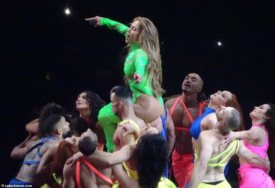 Hình ảnh bốc lửa của Jennifer Lopez - 12 Hình ảnh bốc lửa của Jennifer Lopez - 12