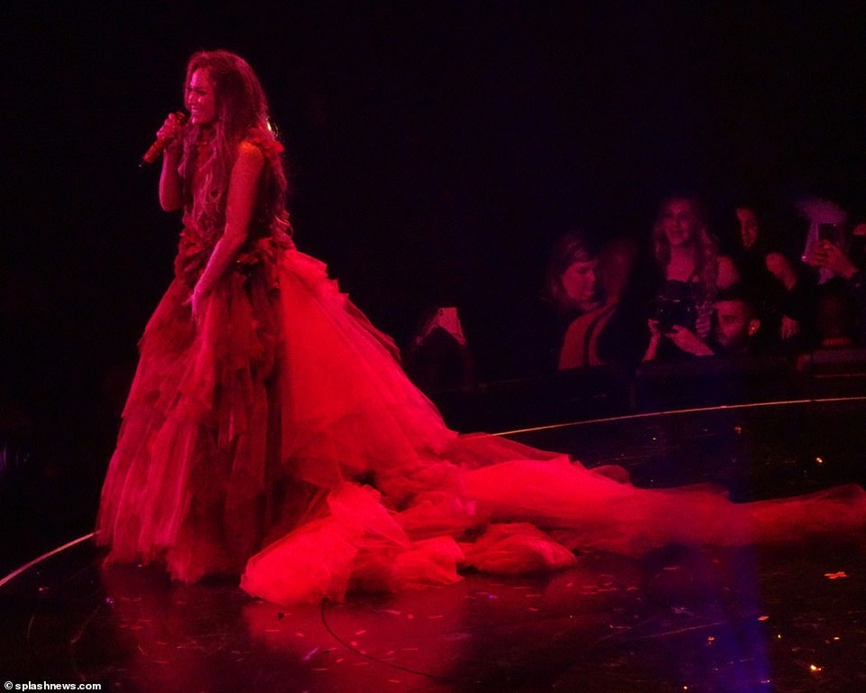 Hình ảnh bốc lửa của Jennifer Lopez - 16 Hình ảnh bốc lửa của Jennifer Lopez - 16