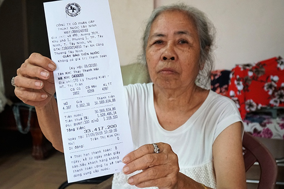 Tháng đầu mùa nóng, tá hoả hóa đơn tiền nước 33 triệu đồng - 1 Tháng đầu mùa nóng, tá hoả hóa đơn tiền nước 33 triệu đồng - 1