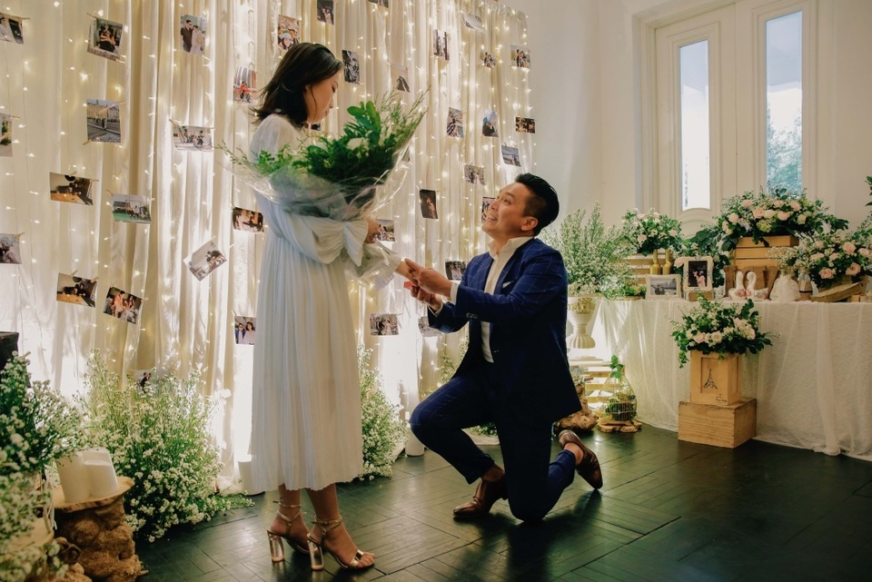 Chân dung bạn trai Việt Kiều vừa cầu hôn MC Liêu Hà Trinh - 1 Chân dung bạn trai Việt Kiều vừa cầu hôn MC Liêu Hà Trinh - 1