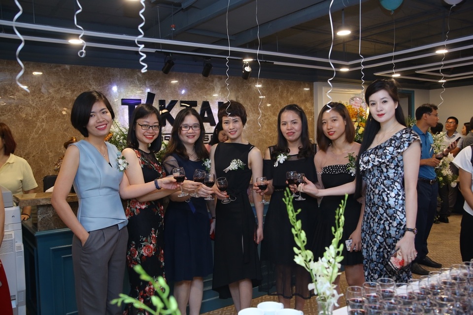 VNGroup tưng bừng khai trương văn phòng chia sẻ Tiktak thứ hai tại Hà Nội - 6 VNGroup tưng bừng khai trương văn phòng chia sẻ Tiktak thứ hai tại Hà Nội - 6