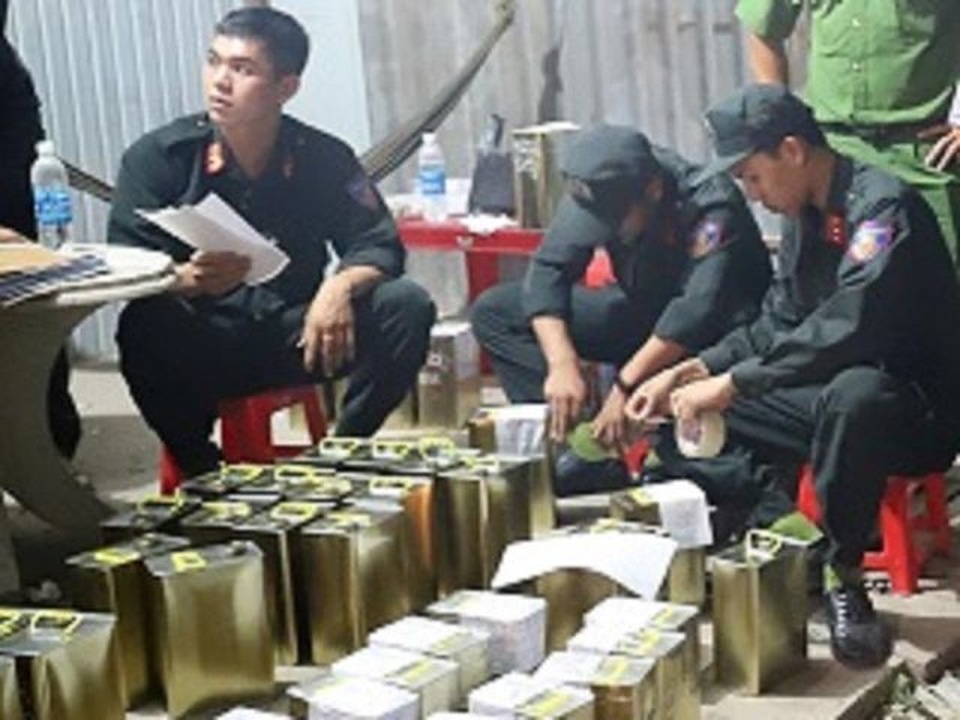 Ông Đoàn Ngọc Hải từ chức; Phá đường dây xăng giả 3.000 tỷ đồng - 11 Ông Đoàn Ngọc Hải từ chức; Phá đường dây xăng giả 3.000 tỷ đồng - 11