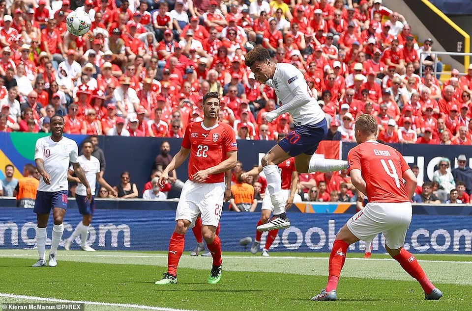 Đội tuyển Anh giành hạng 3 UEFA Nations League sau 6 loạt sút luân lưu - 2 Đội tuyển Anh giành hạng 3 UEFA Nations League sau 6 loạt sút luân lưu - 2